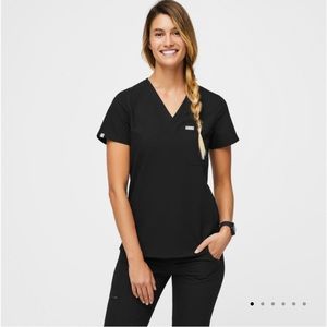 FIGS - ONE POCKET SCRUB TOP